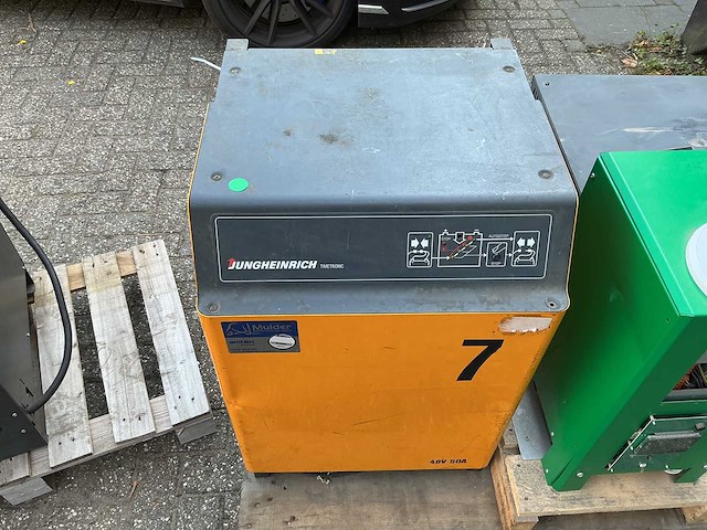 Jungheinrich - 48v 50a - acculaders - afbeelding 1 van  2