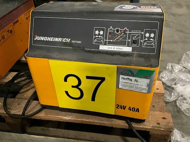 Jungheinrich - acculader 24v 40a - afbeelding 1 van  3