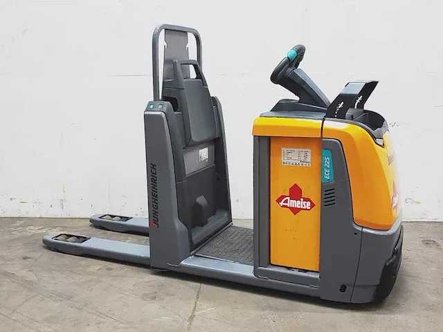Jungheinrich - ece 225 - orderpicker - afbeelding 1 van  9