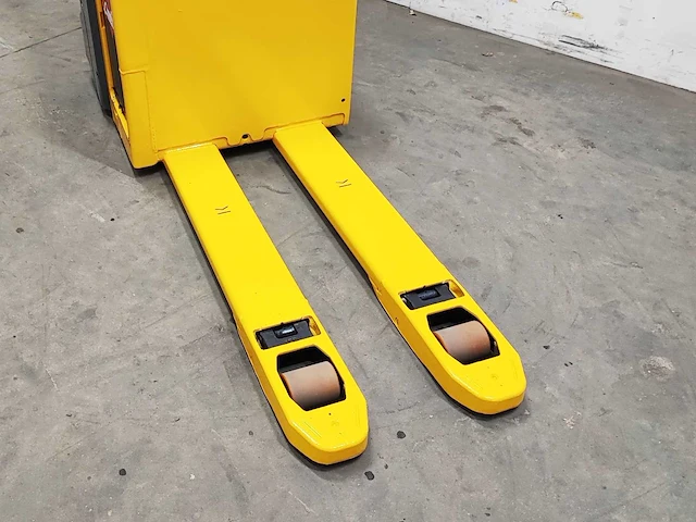 Jungheinrich - ere 120 - electric pallet truck - 2018 - afbeelding 8 van  9