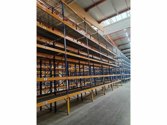 Jungheinrich - mpb - palletstelling met inlegroosters - afbeelding 19 van  28