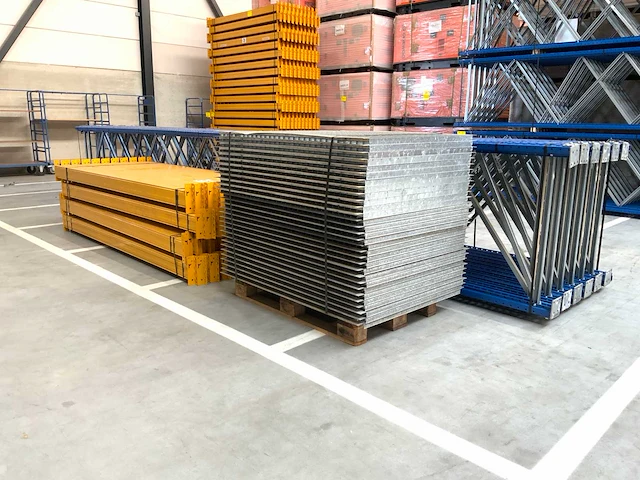 Jungheinrich - mpb - palletstelling met inlegroosters - afbeelding 23 van  28
