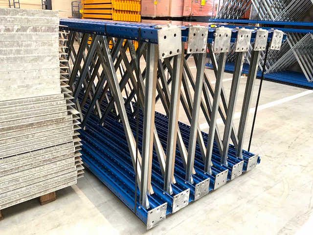 Jungheinrich - mpb - palletstelling met inlegroosters - afbeelding 25 van  28