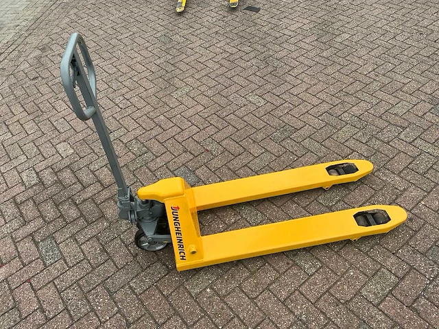 Jungheinrich 2 ton hand hydraulische palletwagen - afbeelding 6 van  9