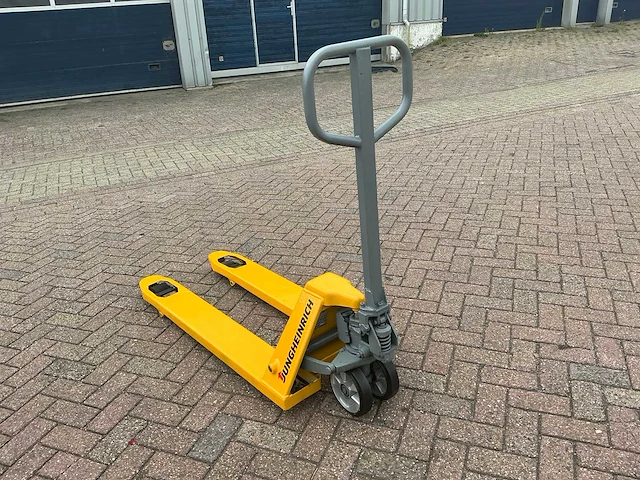 Jungheinrich 2 ton hand hydraulische palletwagen - afbeelding 8 van  9