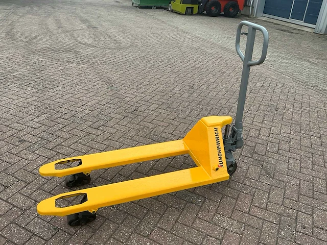 Jungheinrich 2 ton hand hydraulische palletwagen - afbeelding 1 van  6