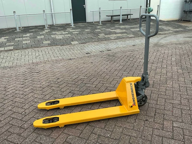 Jungheinrich 2 ton hand hydraulische palletwagen - afbeelding 2 van  6