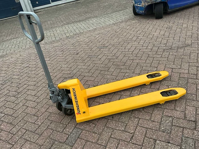 Jungheinrich 2 ton hand hydraulische palletwagen - afbeelding 3 van  6