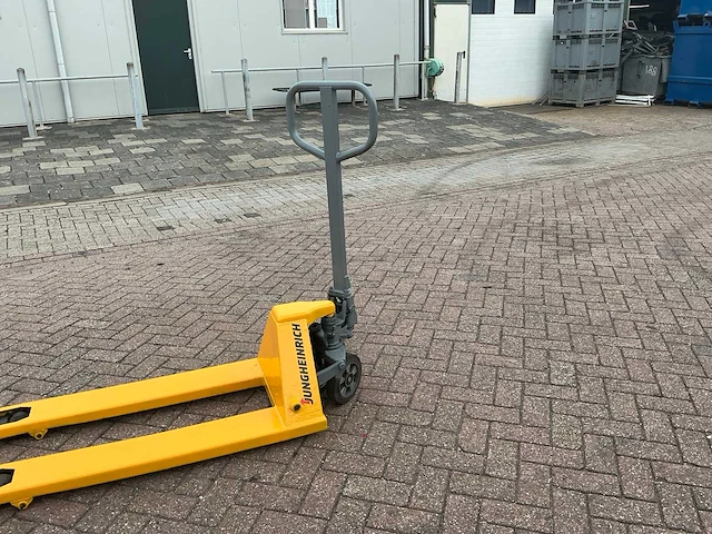 Jungheinrich 2 ton hand hydraulische palletwagen - afbeelding 6 van  6