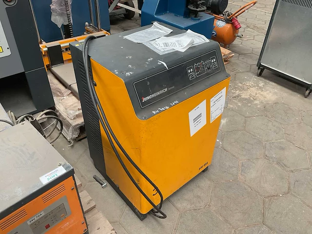 Jungheinrich d400g 48/65 b-et acculader - afbeelding 1 van  5