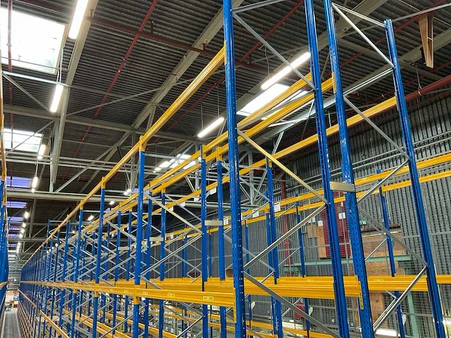 Jungheinrich e palletstelling (50-secties) - afbeelding 25 van  25