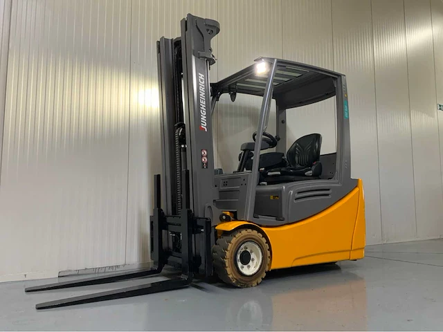 Jungheinrich efg218 - 4.8m triplex, free-lift, side-shift, fingertip besturing - vorkheftruck - afbeelding 1 van  19