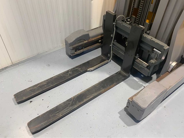 Jungheinrich etv - 10.25m triplex - 4013 uren - reach truck camera op vork - afbeelding 12 van  17