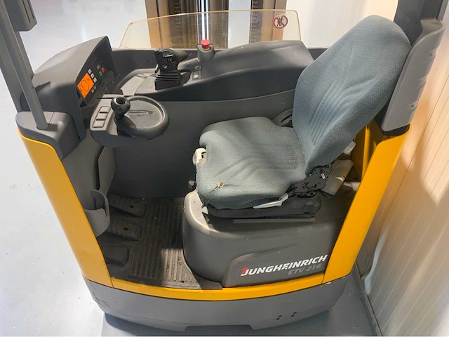 Jungheinrich etv - 10.25m triplex - 4013 uren - reach truck camera op vork - afbeelding 13 van  17
