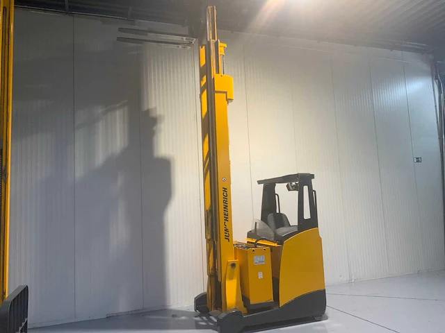 Jungheinrich etv 214 reach truck, camera, accu 2020 met automatisch vulsysteem - afbeelding 14 van  32