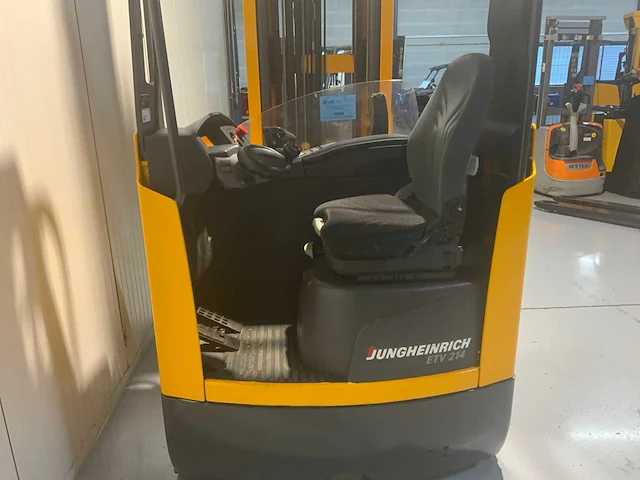 Jungheinrich etv 214 reach truck, camera, accu 2020 met automatisch vulsysteem - afbeelding 20 van  32