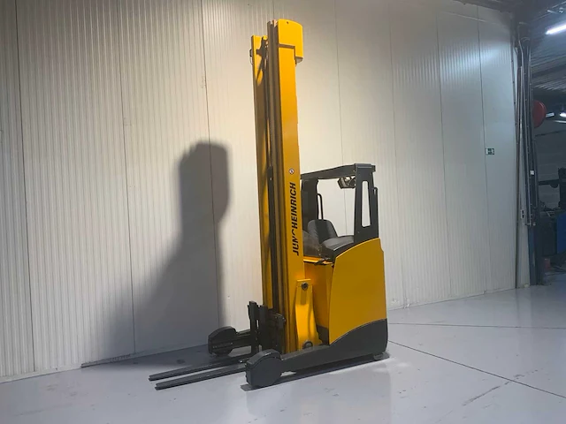 Jungheinrich etv 214 reach truck, camera, accu 2020 met automatisch vulsysteem - afbeelding 30 van  32