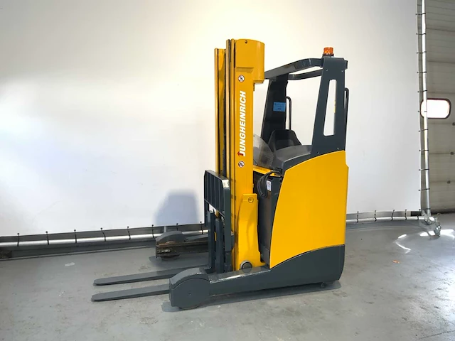 Jungheinrich etv 214 reach truck - afbeelding 1 van  18