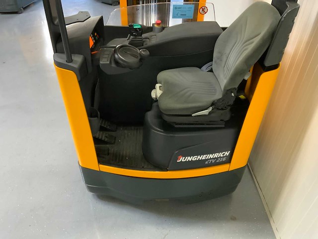 Jungheinrich etv 216 reach truck - afbeelding 13 van  17