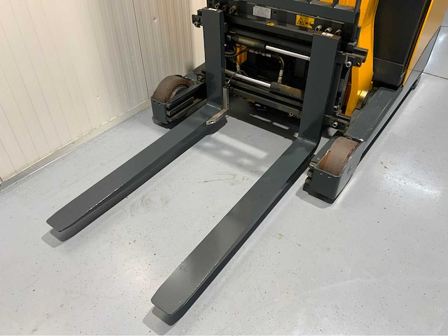 Jungheinrich etv 216 reach truck - afbeelding 15 van  27