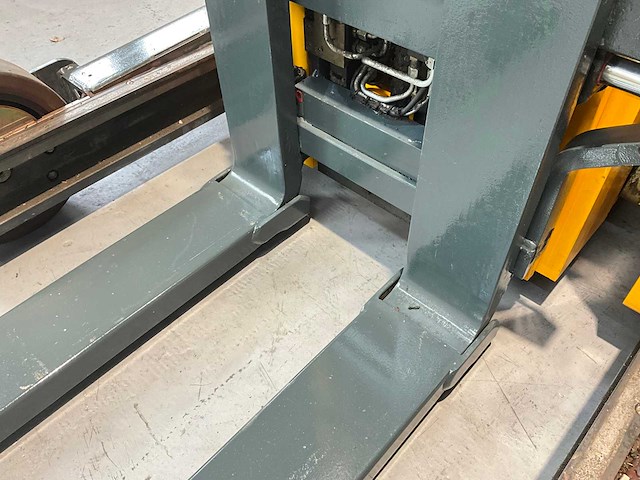 Jungheinrich etv 320 reach truck, side-shift, hydraulisch verstelbare lepels, free-lift - afbeelding 9 van  23