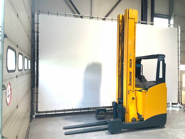 Jungheinrich etv 320 reach truck - afbeelding 1 van  23