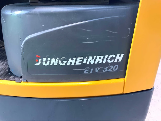 Jungheinrich etv 320 reach truck - afbeelding 11 van  26