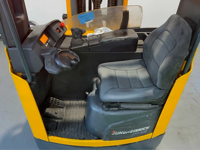 Jungheinrich etv 320 reach truck - afbeelding 2 van  16