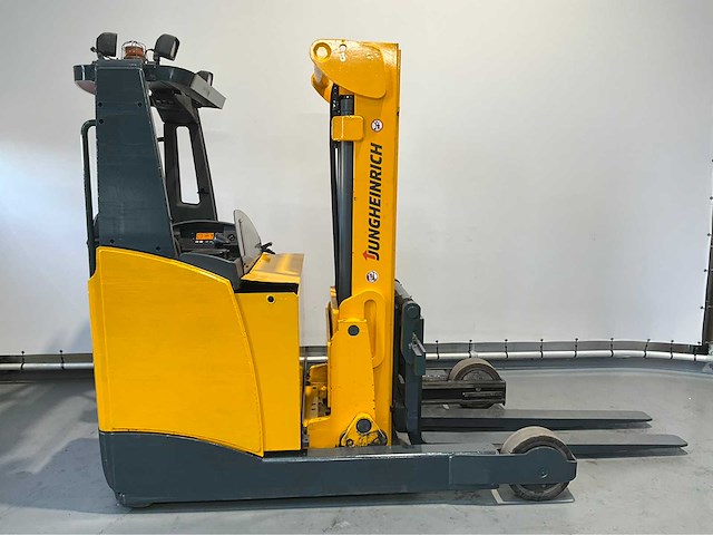 Jungheinrich etv 320 reach truck - afbeelding 22 van  24