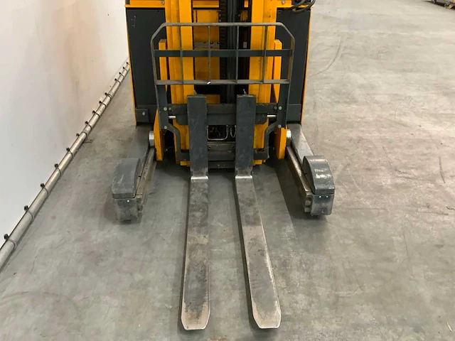 Jungheinrich etv214 reach truck - afbeelding 9 van  30