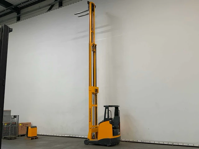 Jungheinrich etv216 reach truck - afbeelding 4 van  33