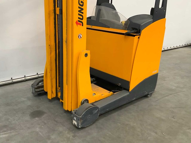 Jungheinrich etv216 reach truck - afbeelding 10 van  33
