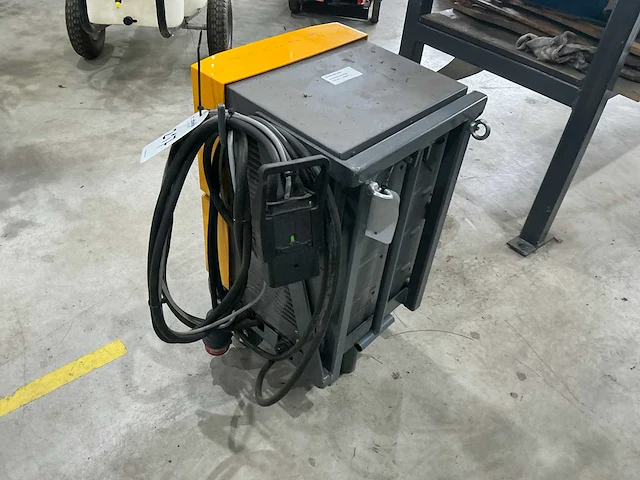 Jungheinrich slh 300i accu lader - afbeelding 4 van  5