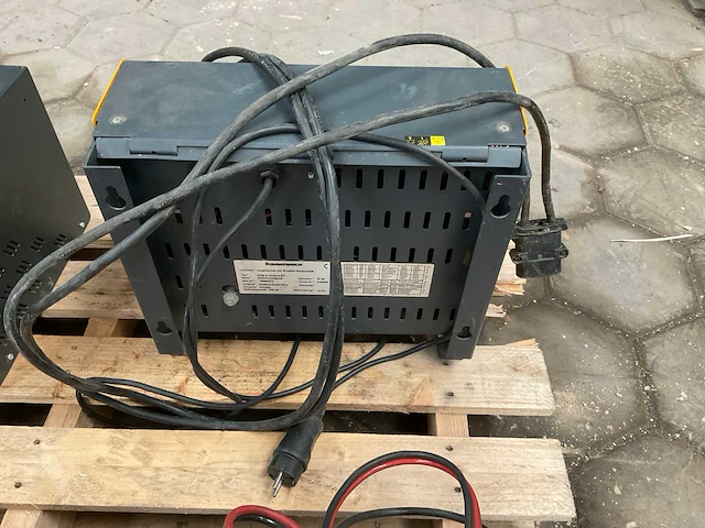 Jungheinrich timetronic acculader - afbeelding 3 van  4
