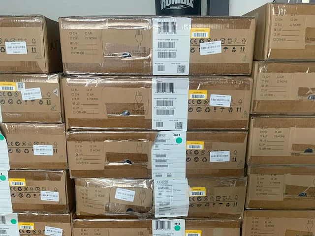 Juniper ex4300-48p netwerk switch (8x) - afbeelding 5 van  5