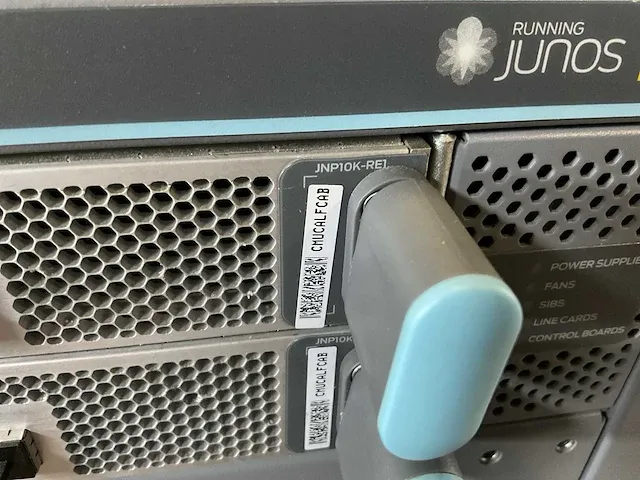 Juniper mx-10008 router - afbeelding 12 van  14