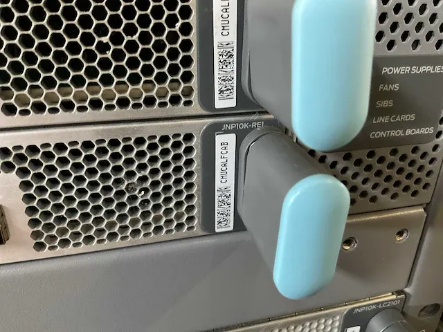 Juniper mx10008 router - afbeelding 13 van  16