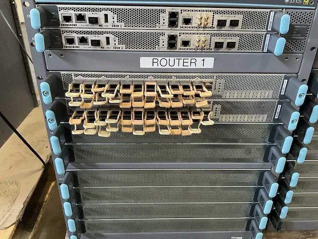 Juniper mx10008 router - afbeelding 14 van  16