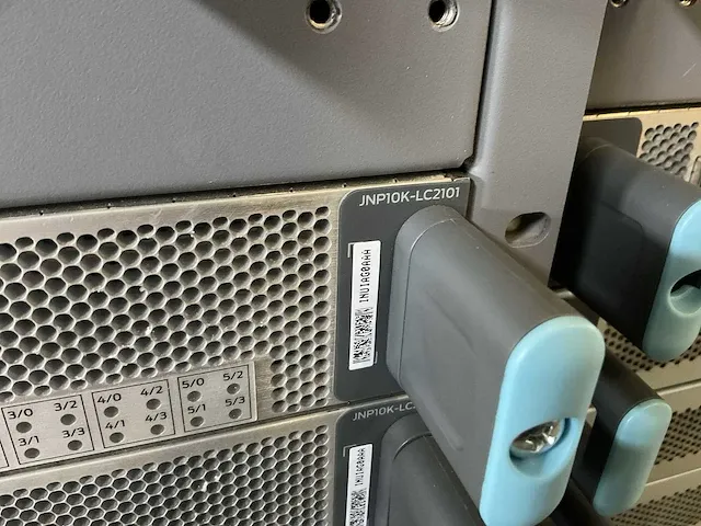 Juniper mx10008 router - afbeelding 15 van  16