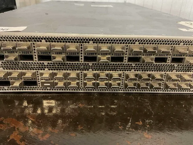 Juniper networks qfx100002-72q 2u switch - afbeelding 3 van  8