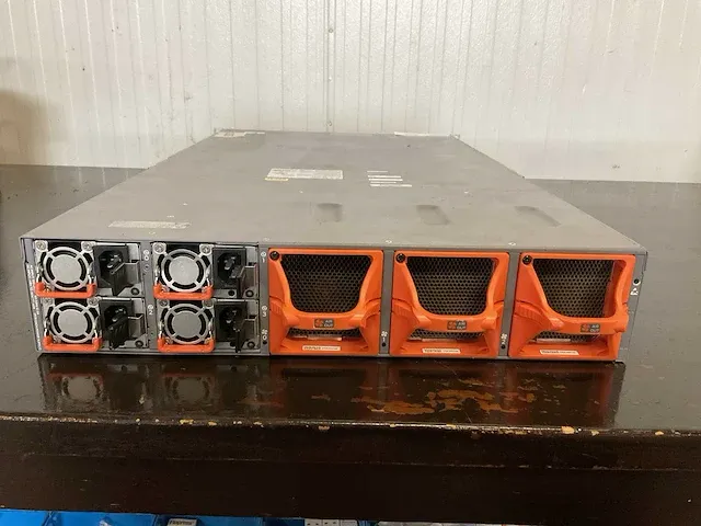 Juniper networks qfx100002-72q 2u switch - afbeelding 6 van  8
