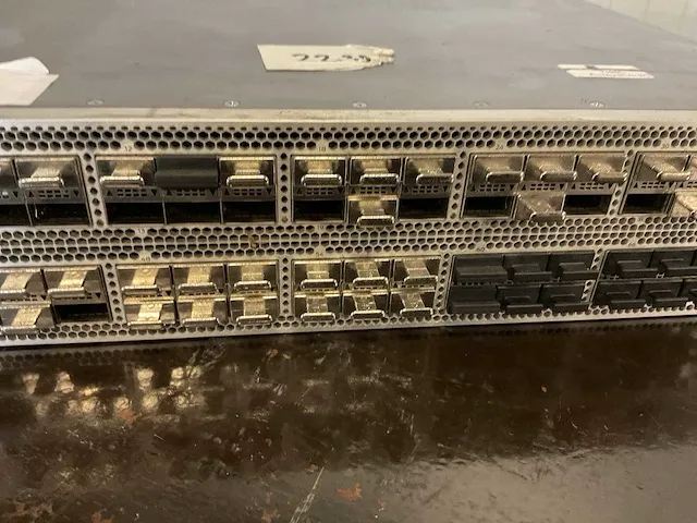 Juniper networks qfx100002-72q 2u switch - afbeelding 3 van  7