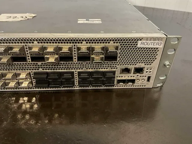 Juniper networks qfx100002-72q 2u switch - afbeelding 4 van  7