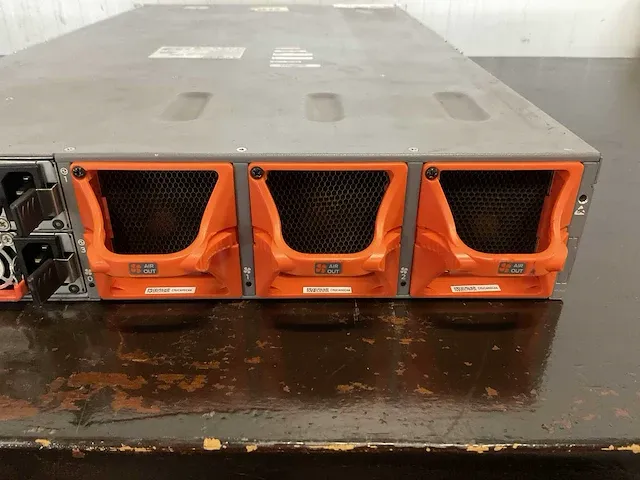 Juniper networks qfx100002-72q 2u switch - afbeelding 7 van  7