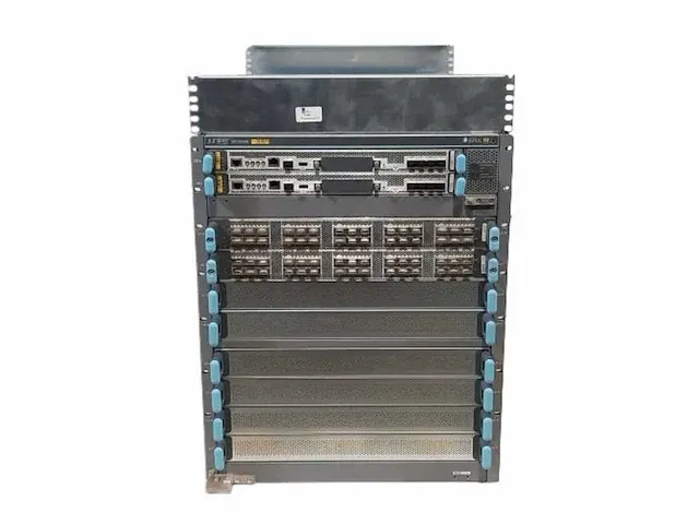 Juniper qfx10008 core switch - afbeelding 1 van  12