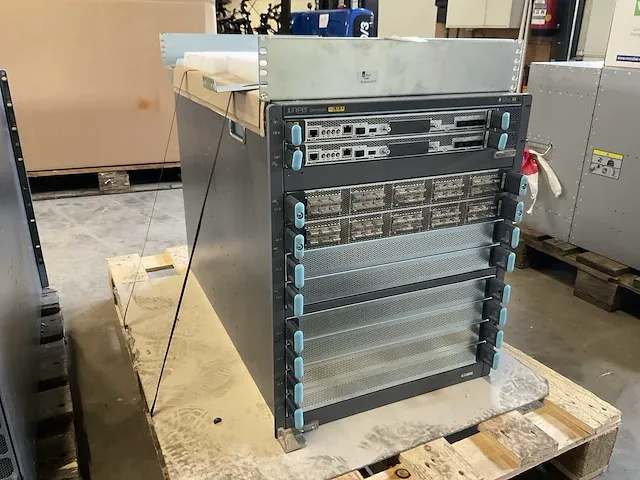 Juniper qfx10008 core switch - afbeelding 5 van  12