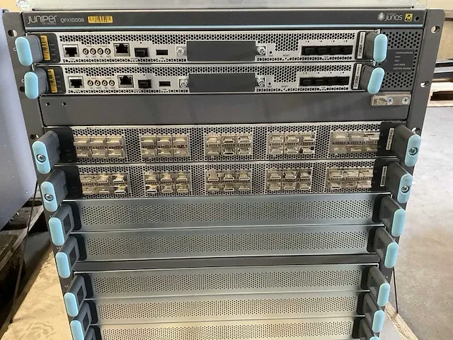 Juniper qfx10008 core switch - afbeelding 6 van  12