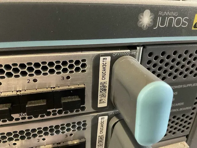 Juniper qfx10008 core switch - afbeelding 10 van  12