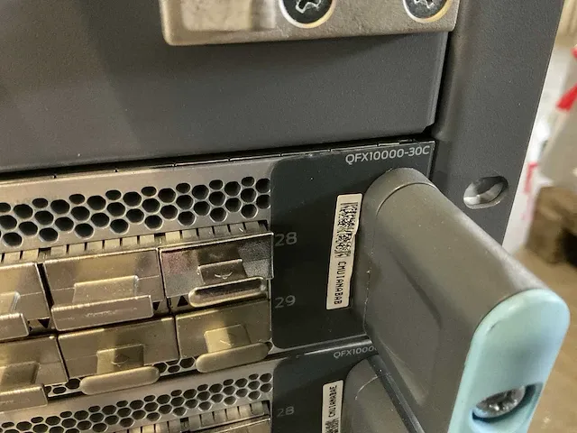 Juniper qfx10008 core switch - afbeelding 11 van  12