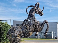 Junk-art - tuinbeeld bok - afbeelding 2 van  9